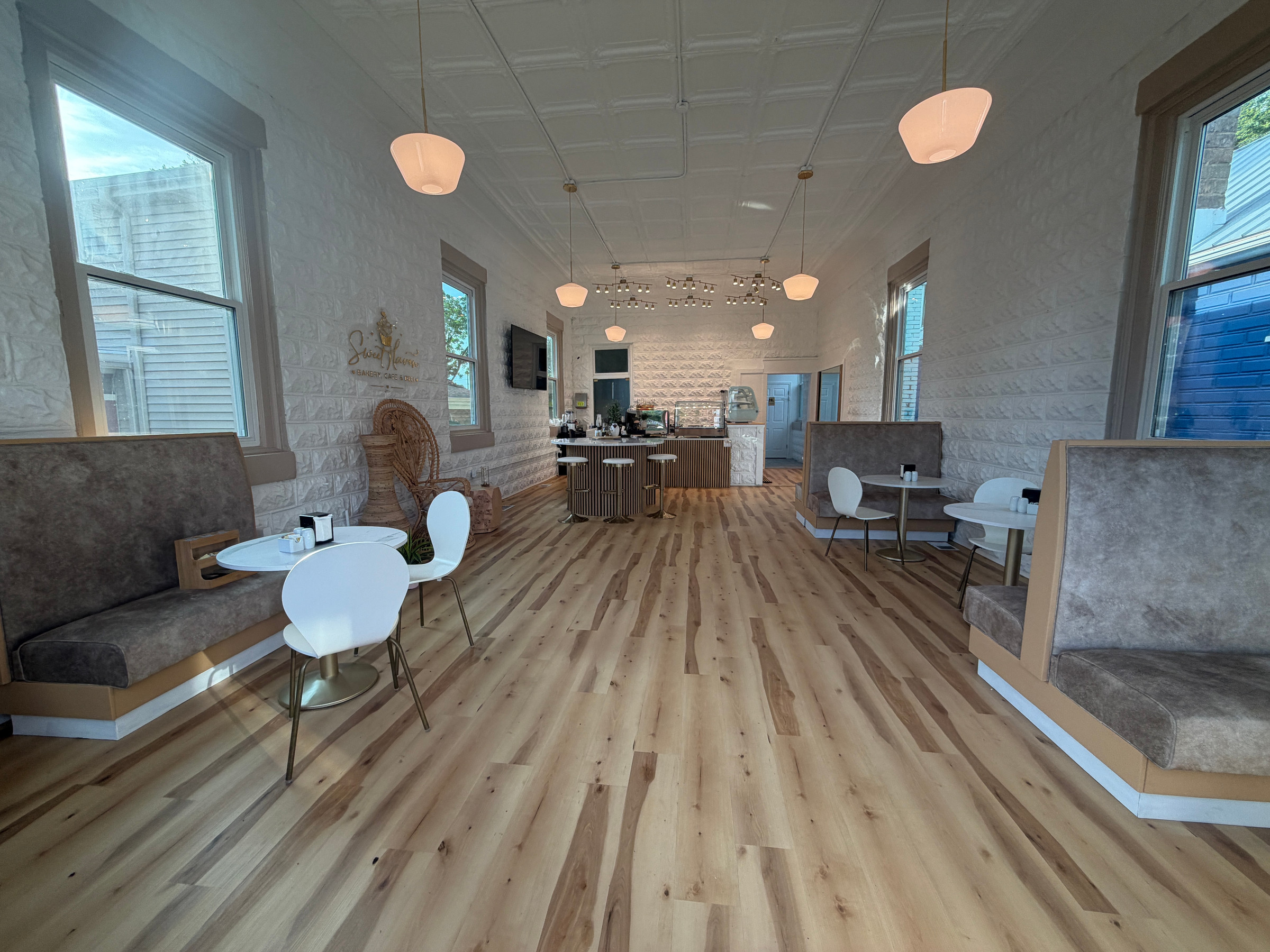 Sweet Haven Bakery Café & Deli in Middletown, Louisville – interior