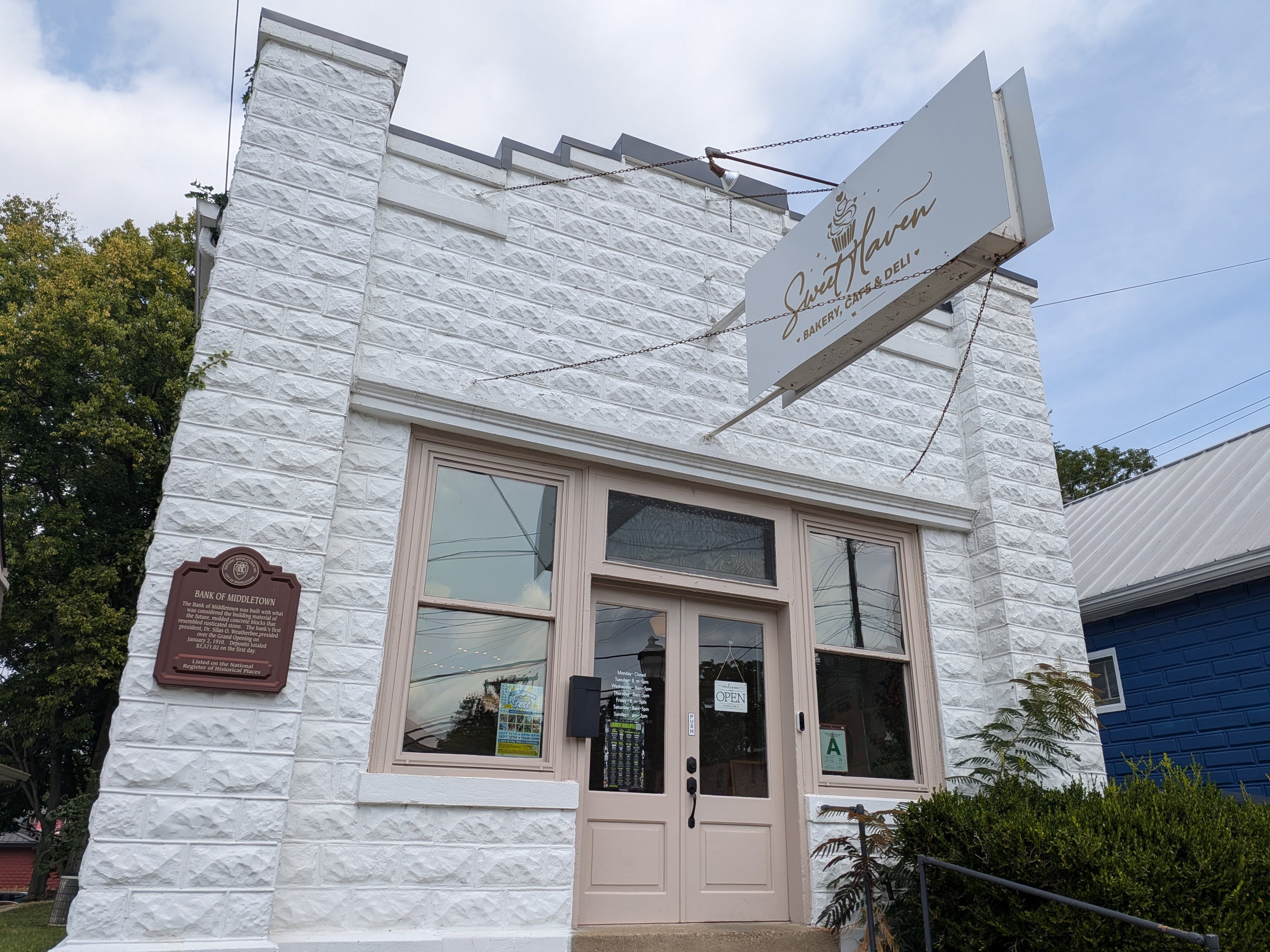 Sweet Haven Bakery Café & Deli in Middletown, Louisville – exterior