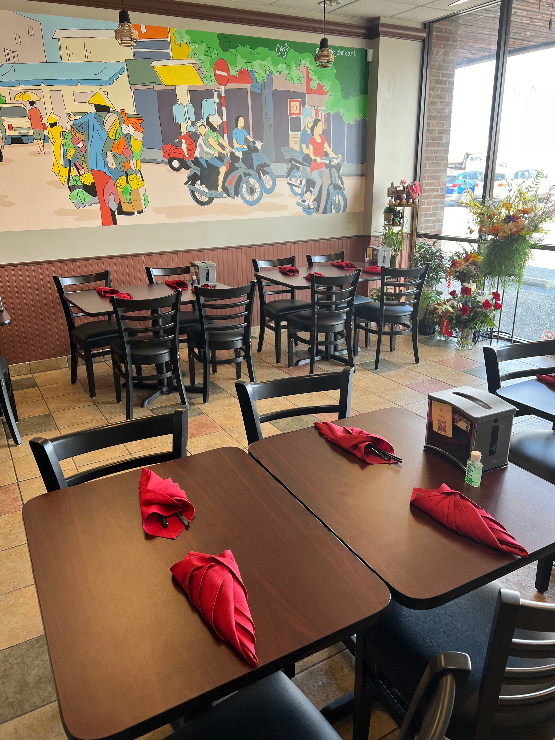 VinBun Vietnamese Bistro in Middletown, Louisville – interior