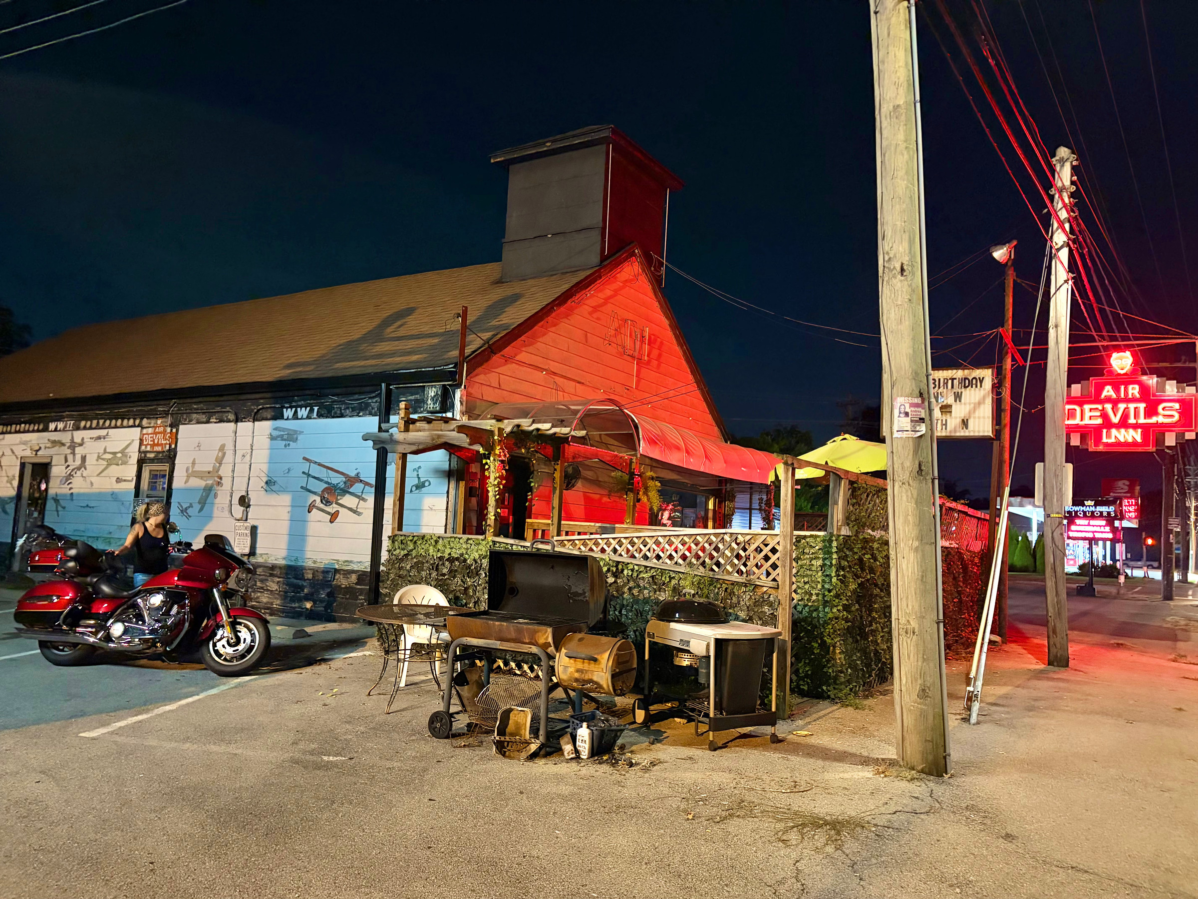 Air Devil's Inn in The Highlands, Louisville – exterior