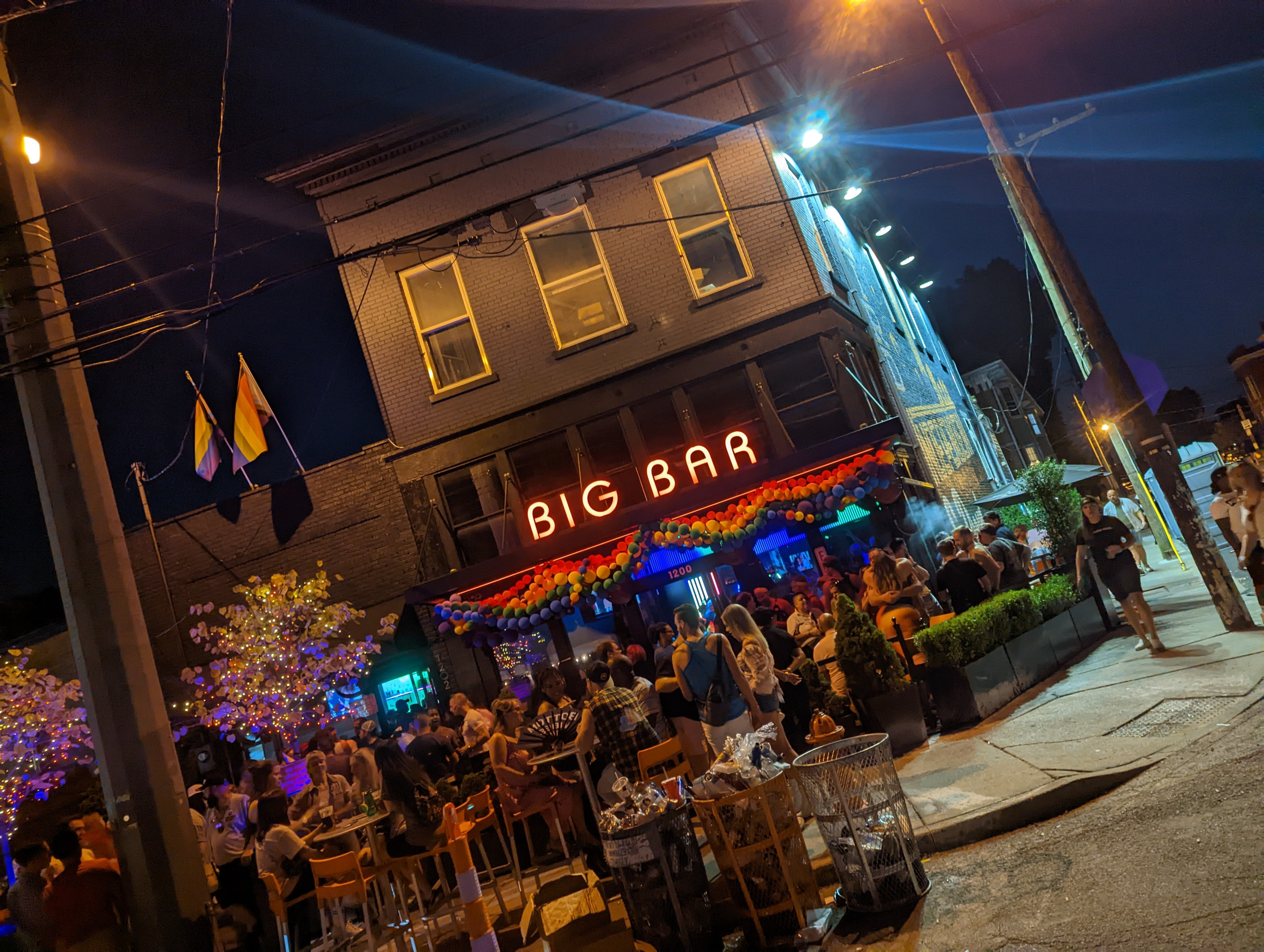 Big Bar in The Highlands, Louisville – exterior