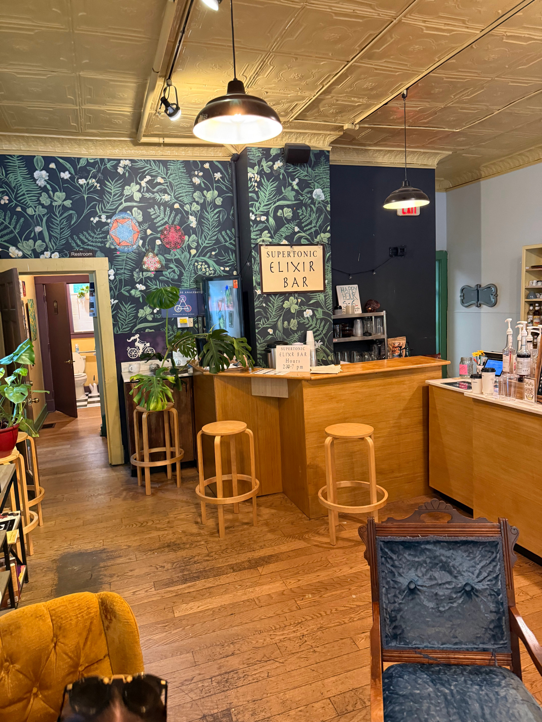 Crescent Hill Coffee in Crescent Hill - Clifton, Louisville – interior