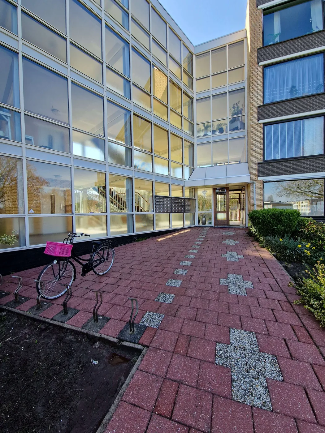 Entree van VvE Jacoba van Beierenstraat in Vlaardingen.