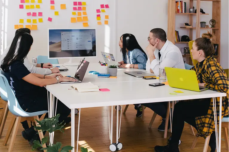 Employee Benefits Survey 101: What to Include and How to Ask