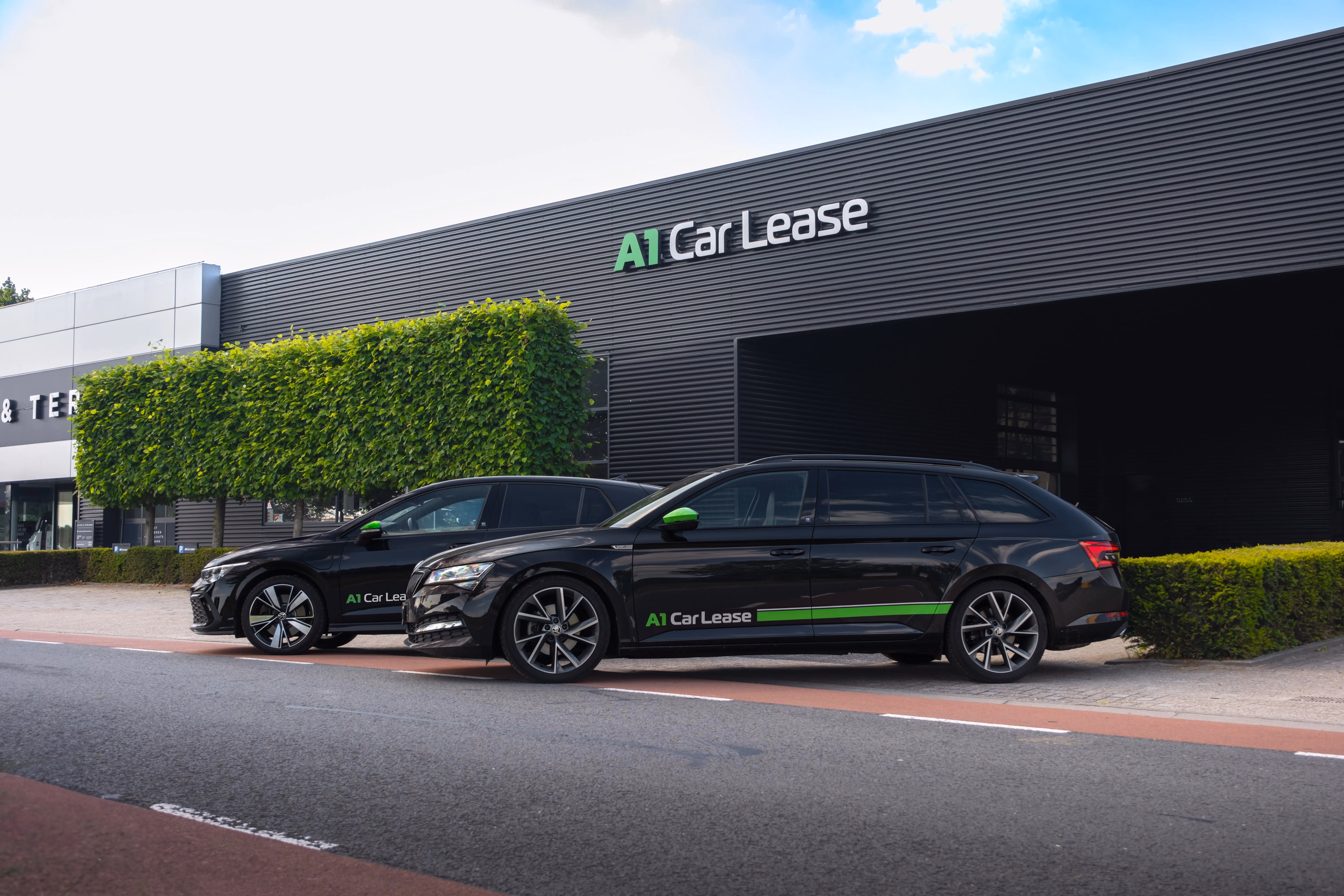 Vestiging van A1 Car Lease in Enter met leaseauto’s voor het pand