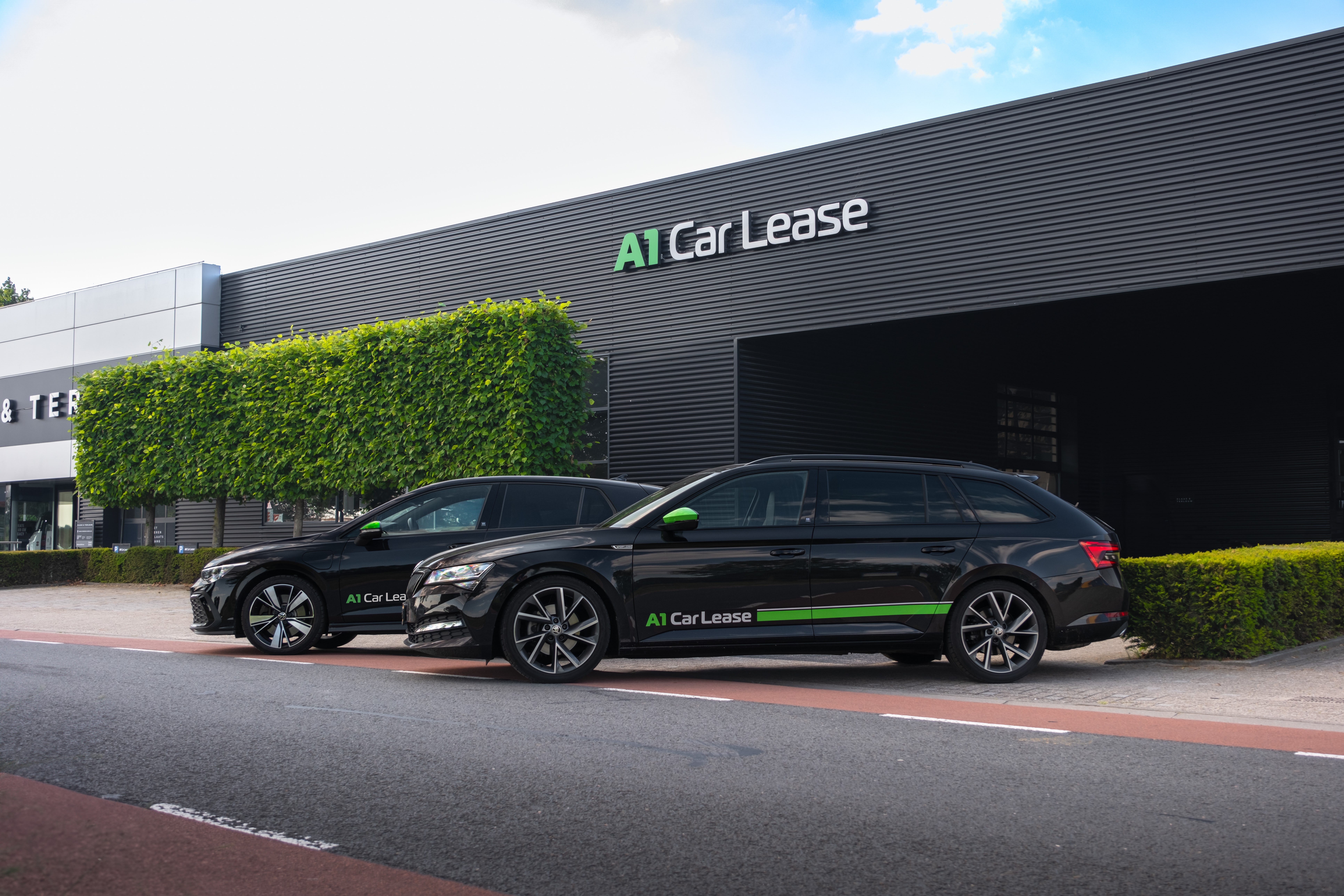Vestiging van A1 Car Lease in Enter met leaseauto’s voor het pand