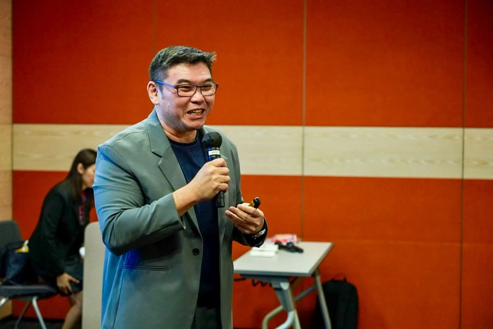 Danny speaking at a mentoring event
