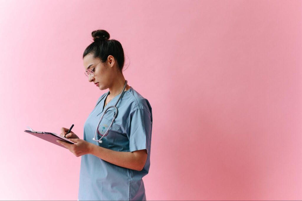 Nurse using a clipboard 