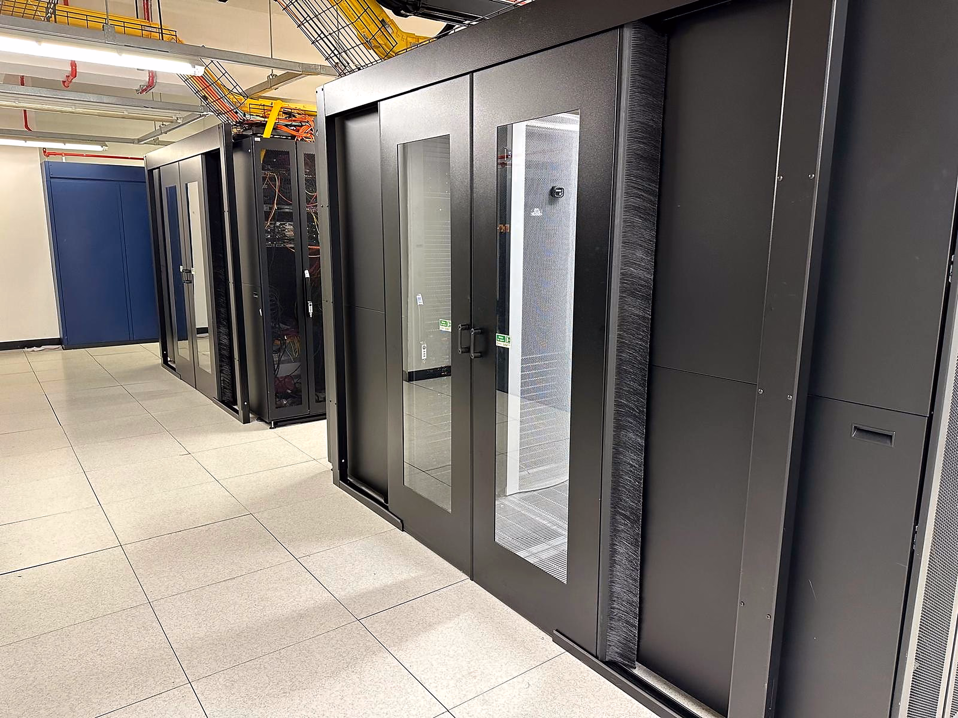 Live data hall environment during the phased cooling replacement