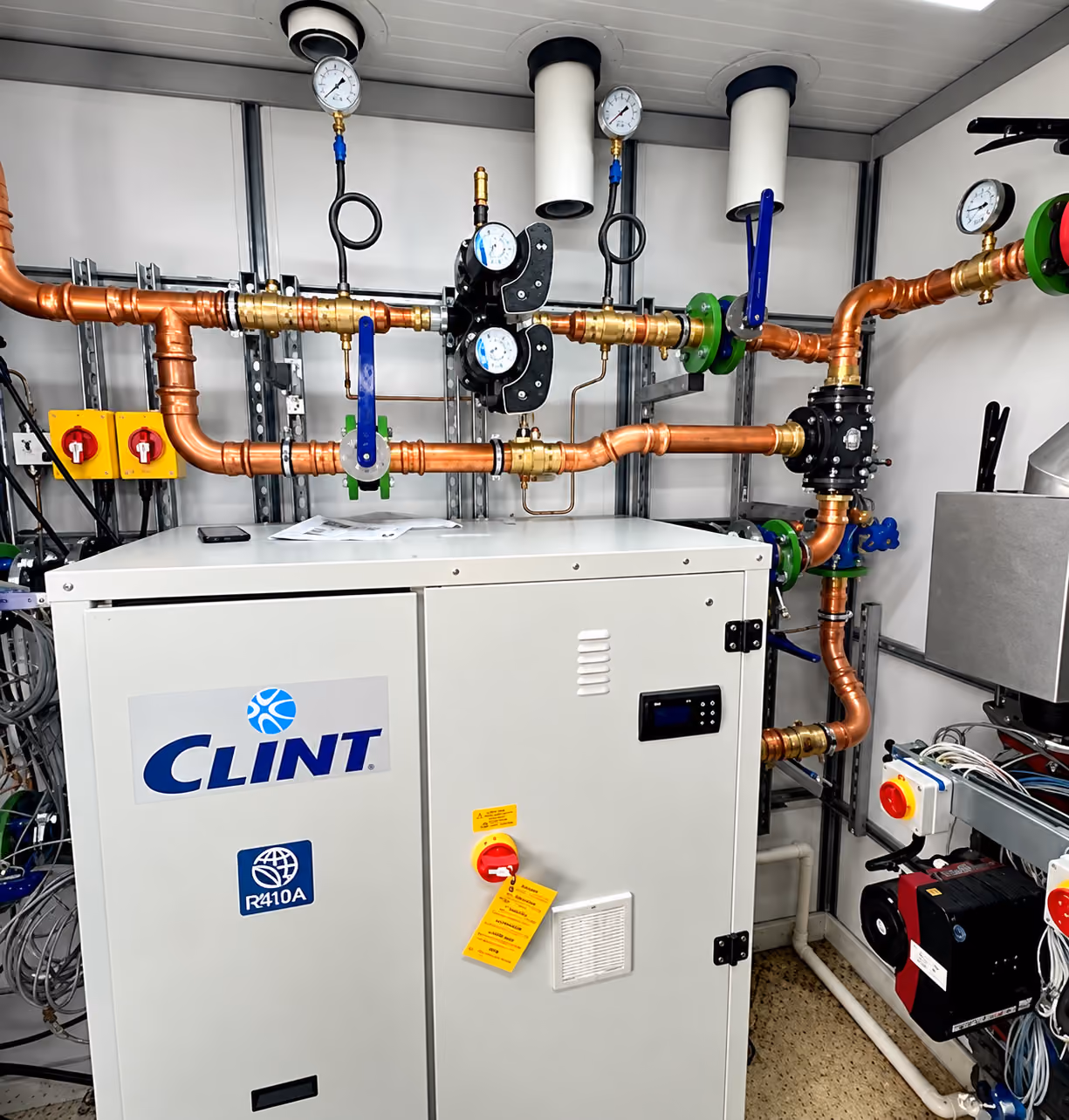 Water-to-water cascade heating plant