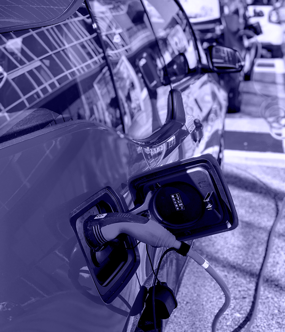 Voiture électrique en charge