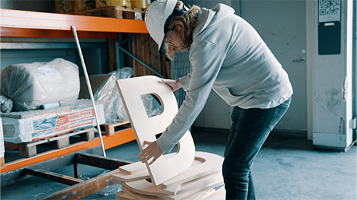 DBI's testhal med flammer i Multihallen