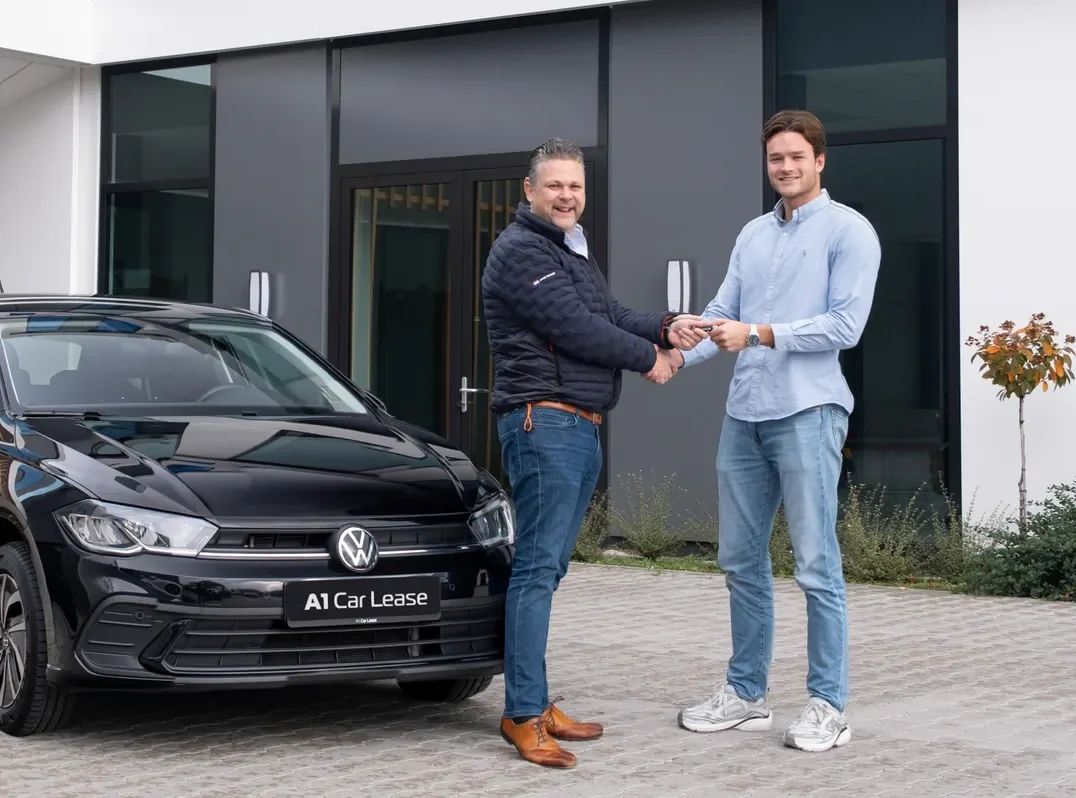 Sleuteloverdracht van een zakelijke leaseauto bij A1 Car Lease