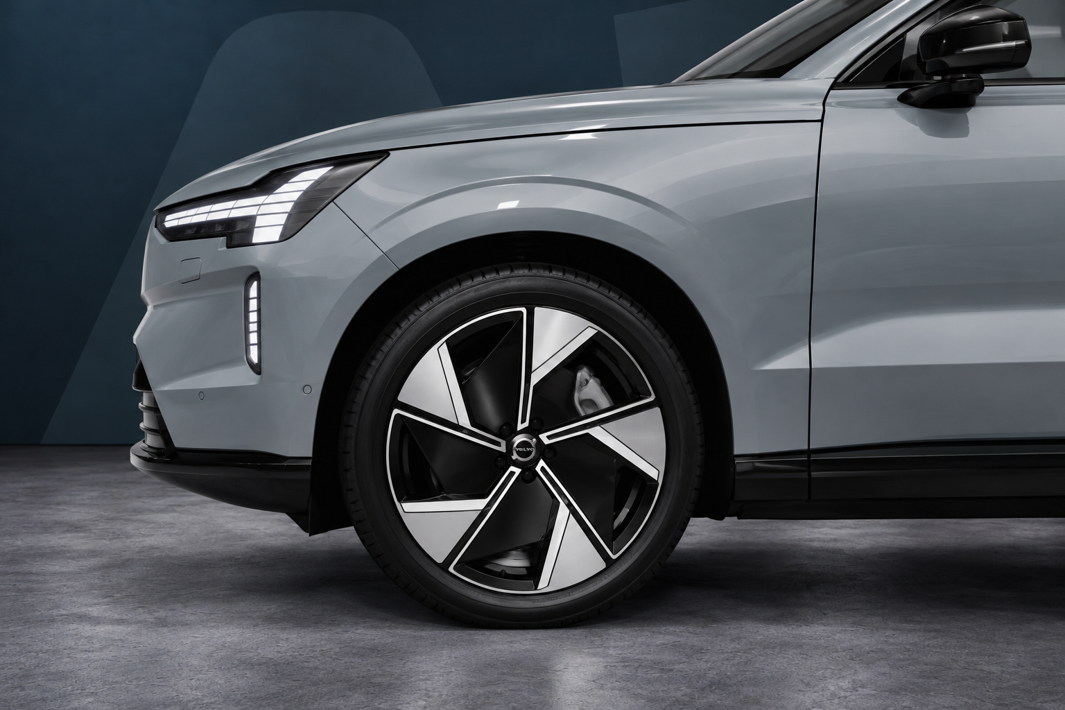 Volvo EX90 Core Vapour Grey — 20-inch velg
