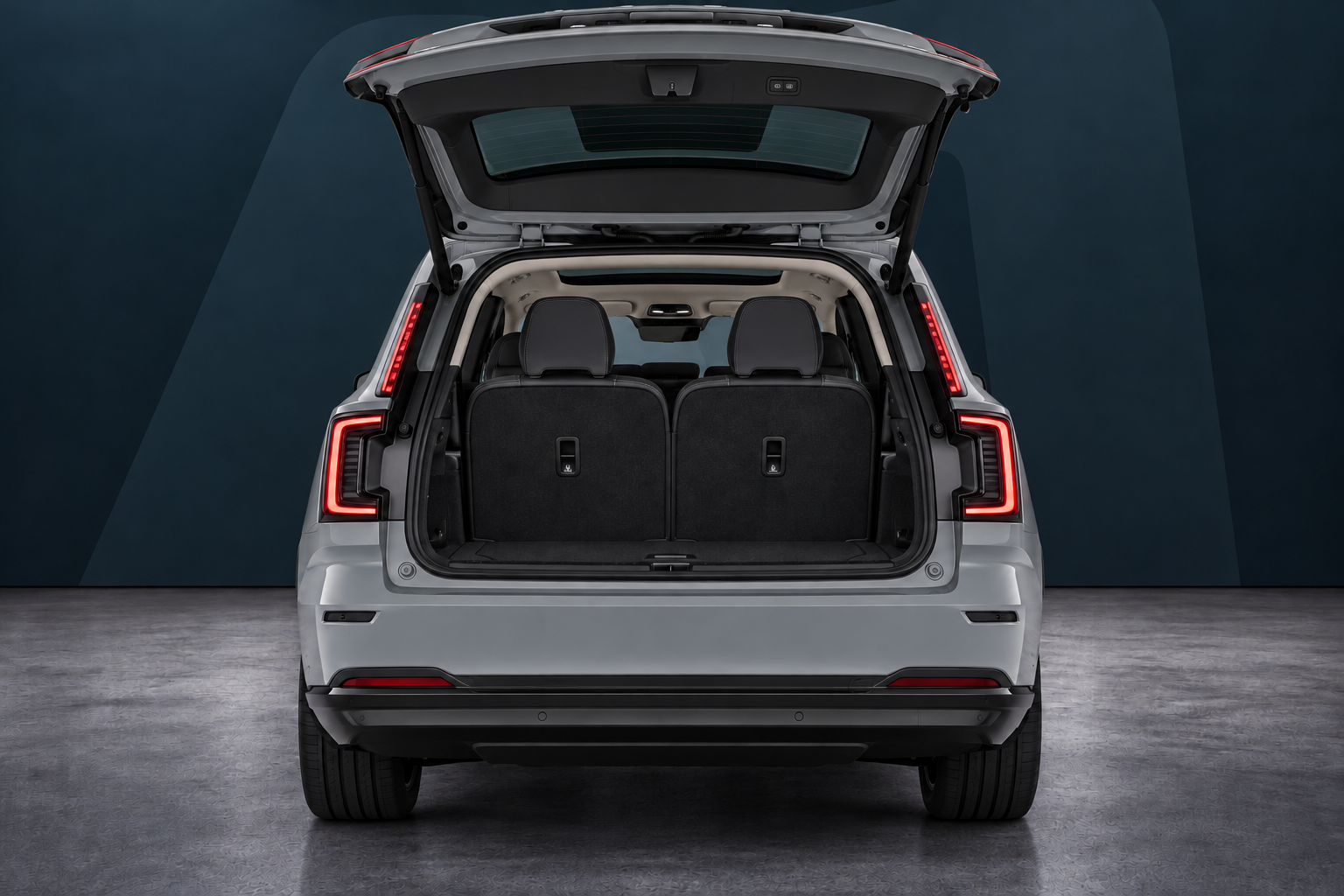 Volvo EX90 Core Vapour Grey — kofferbak