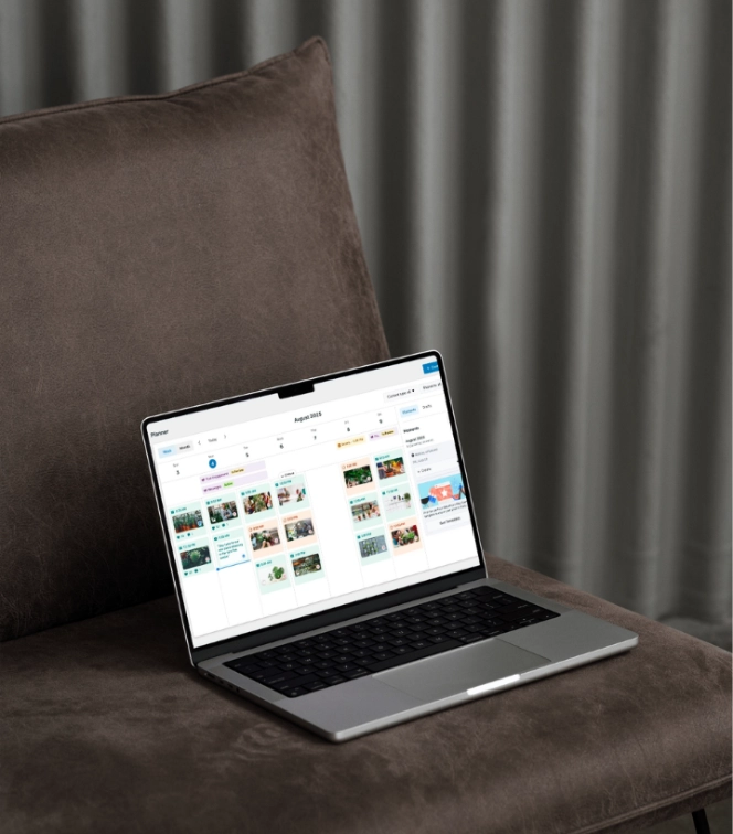 Ad campaign management and community management by Adrien Dumont
