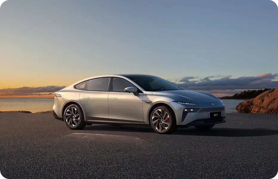 Dongfeng 007 electric sedan
