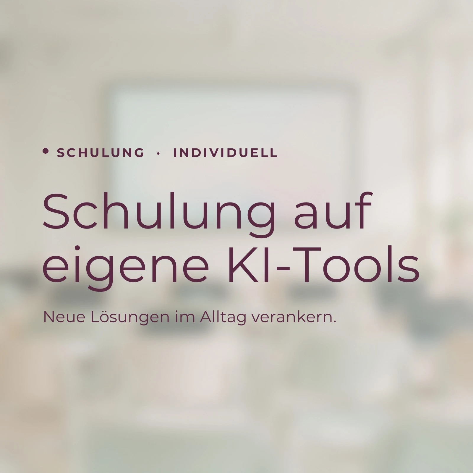 Menschliche Hand berührt Wasser, darunter spiegelt sich eine digitale Hand.