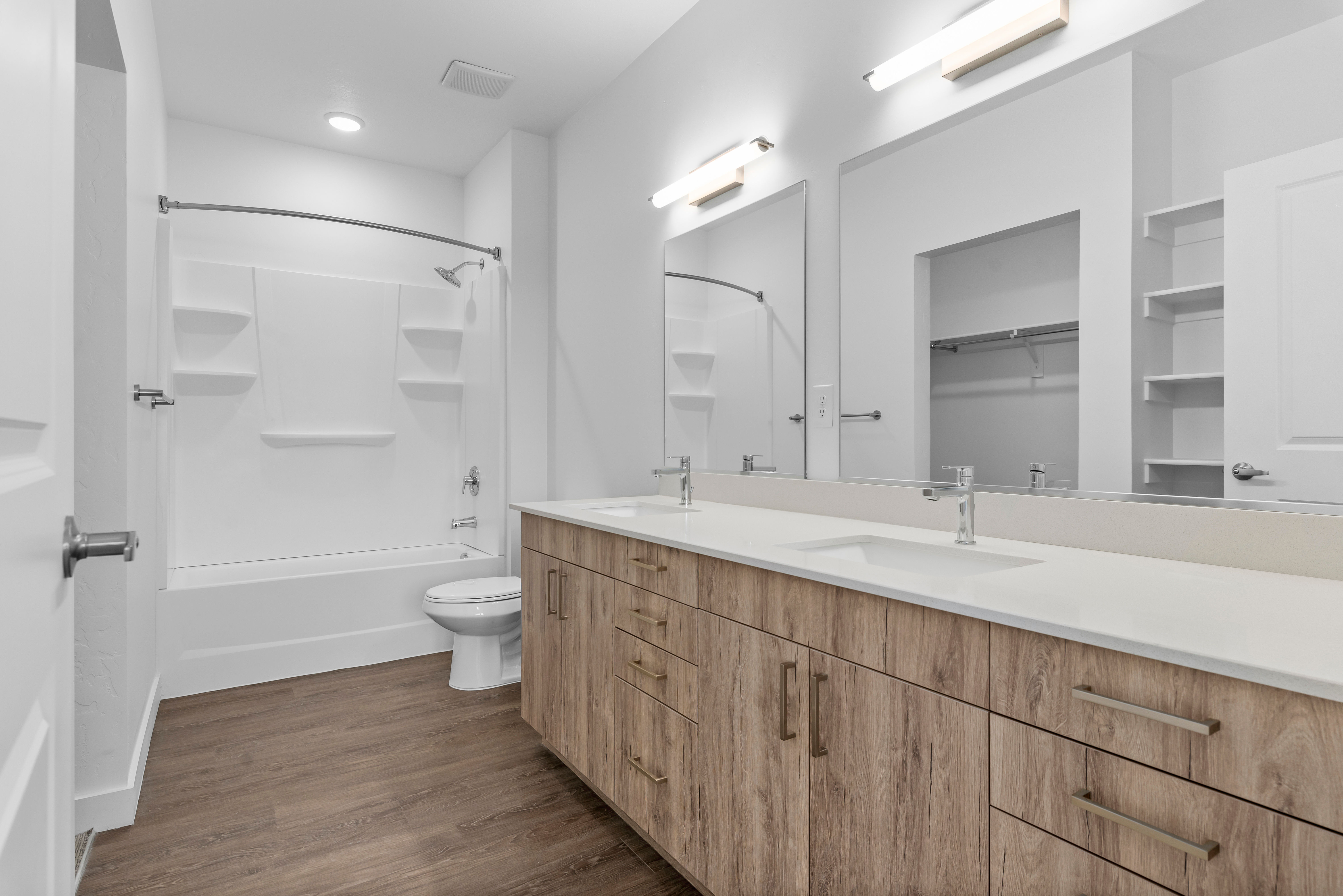 Spacious Bathroom