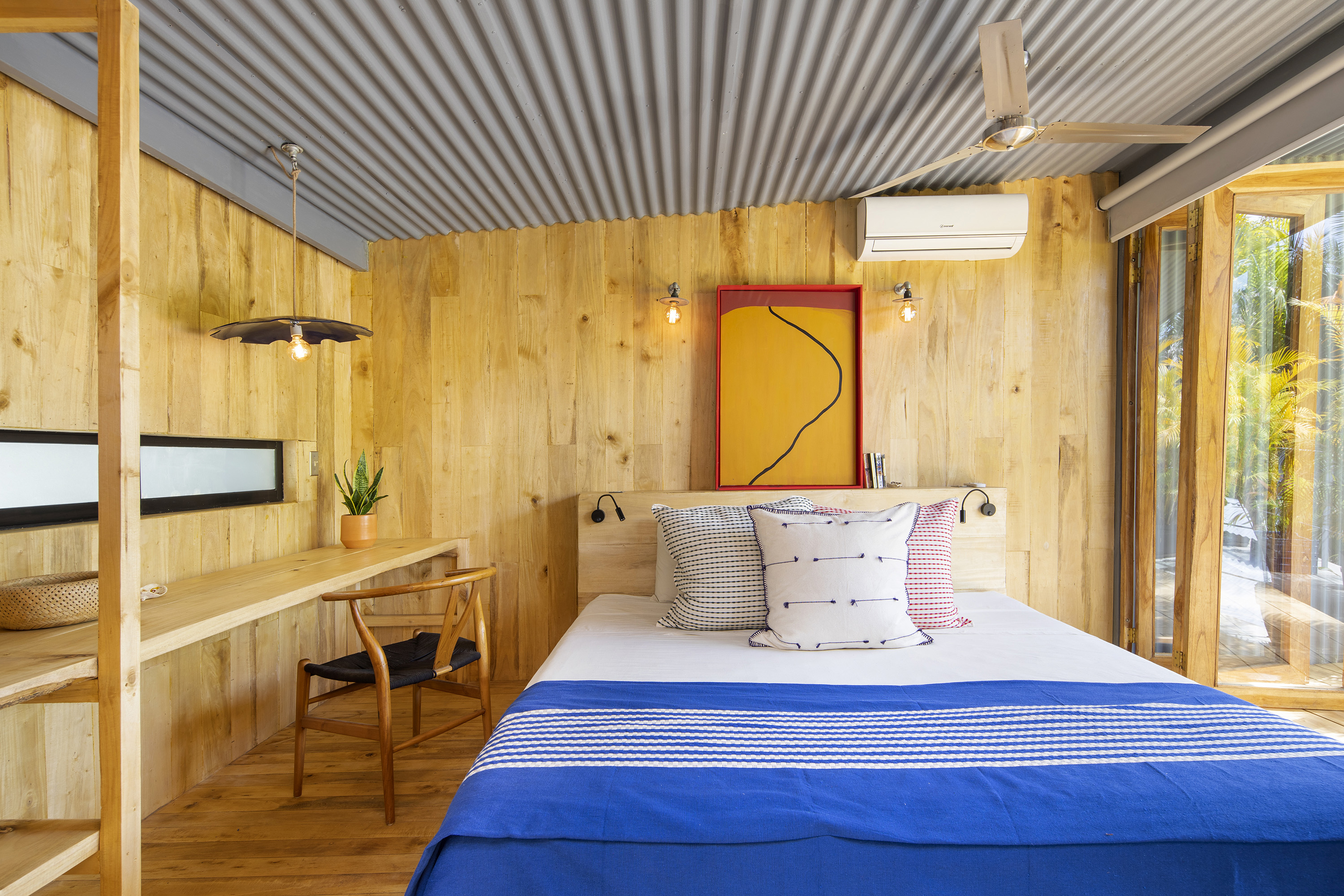 Room gallery image