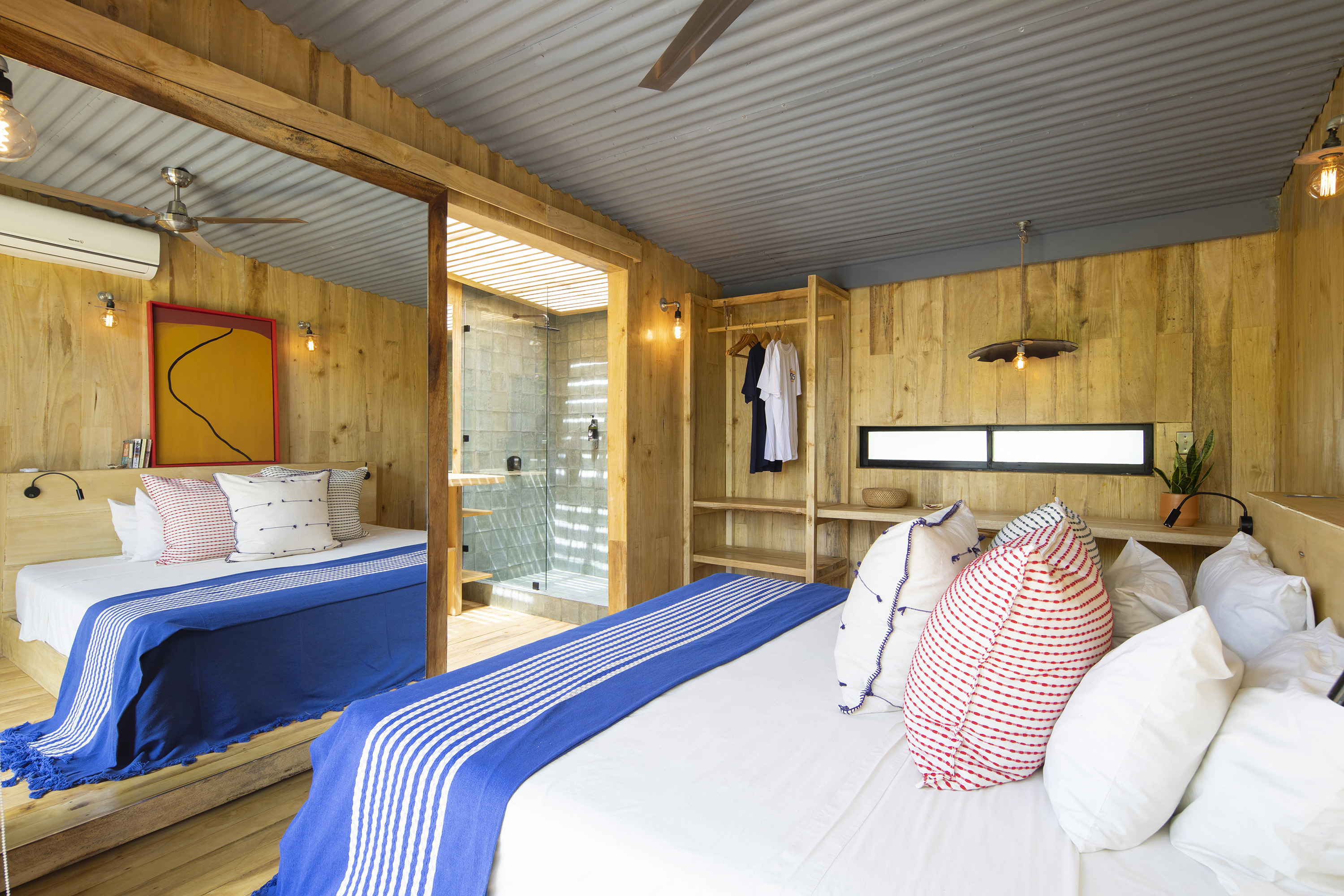 Room gallery image