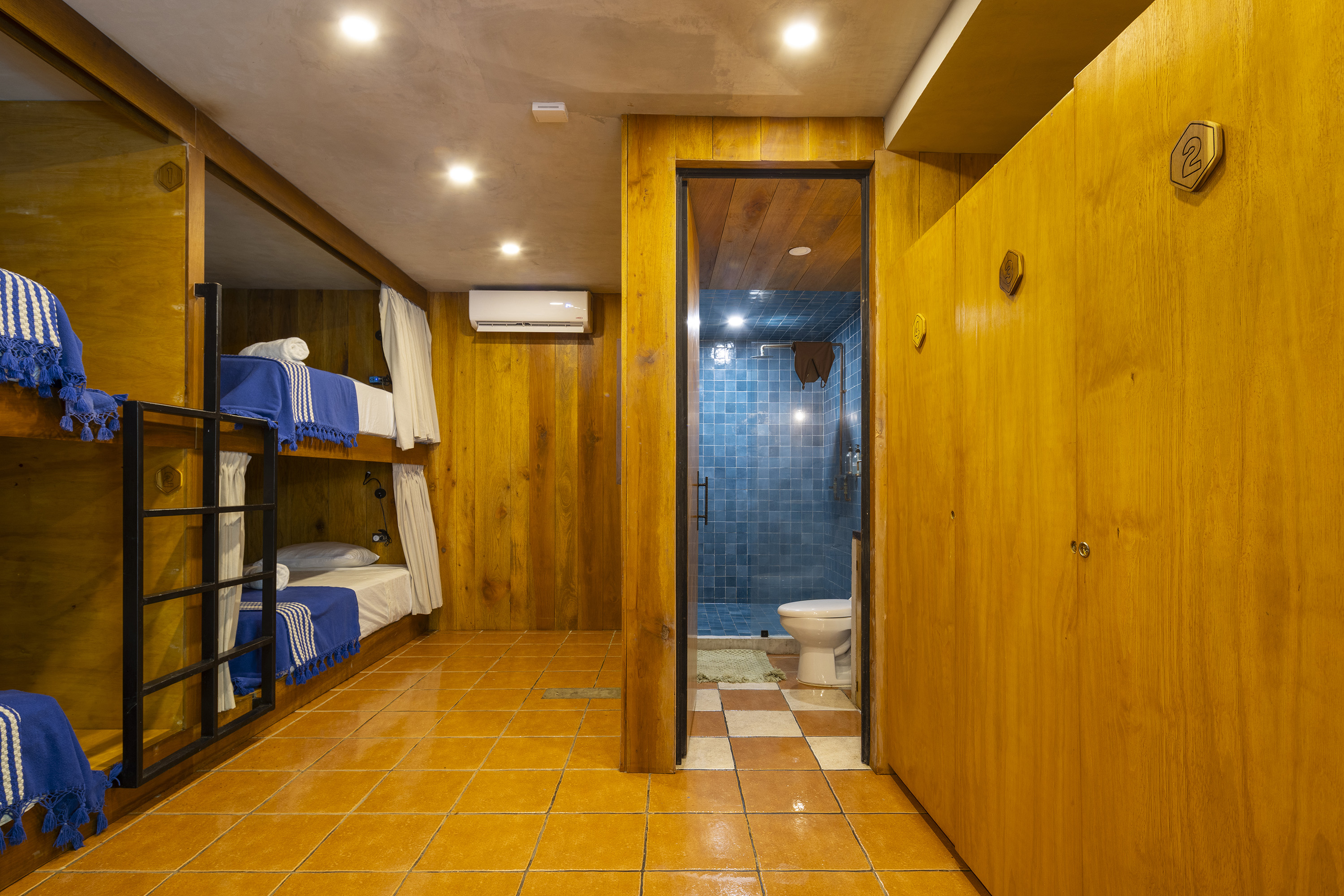 Room gallery image
