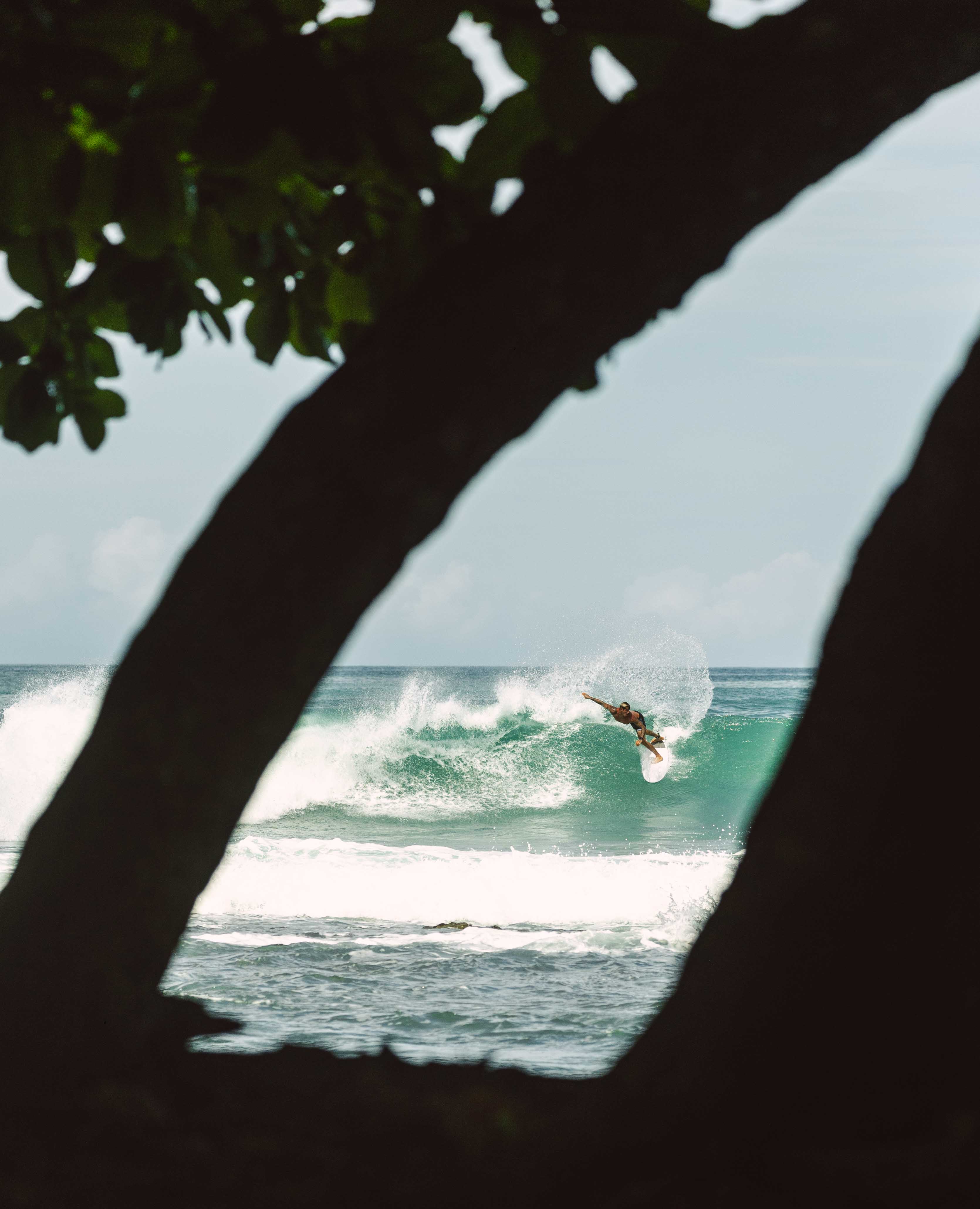 Somos Dos Lovemachine surfboard review in Santa Teresa