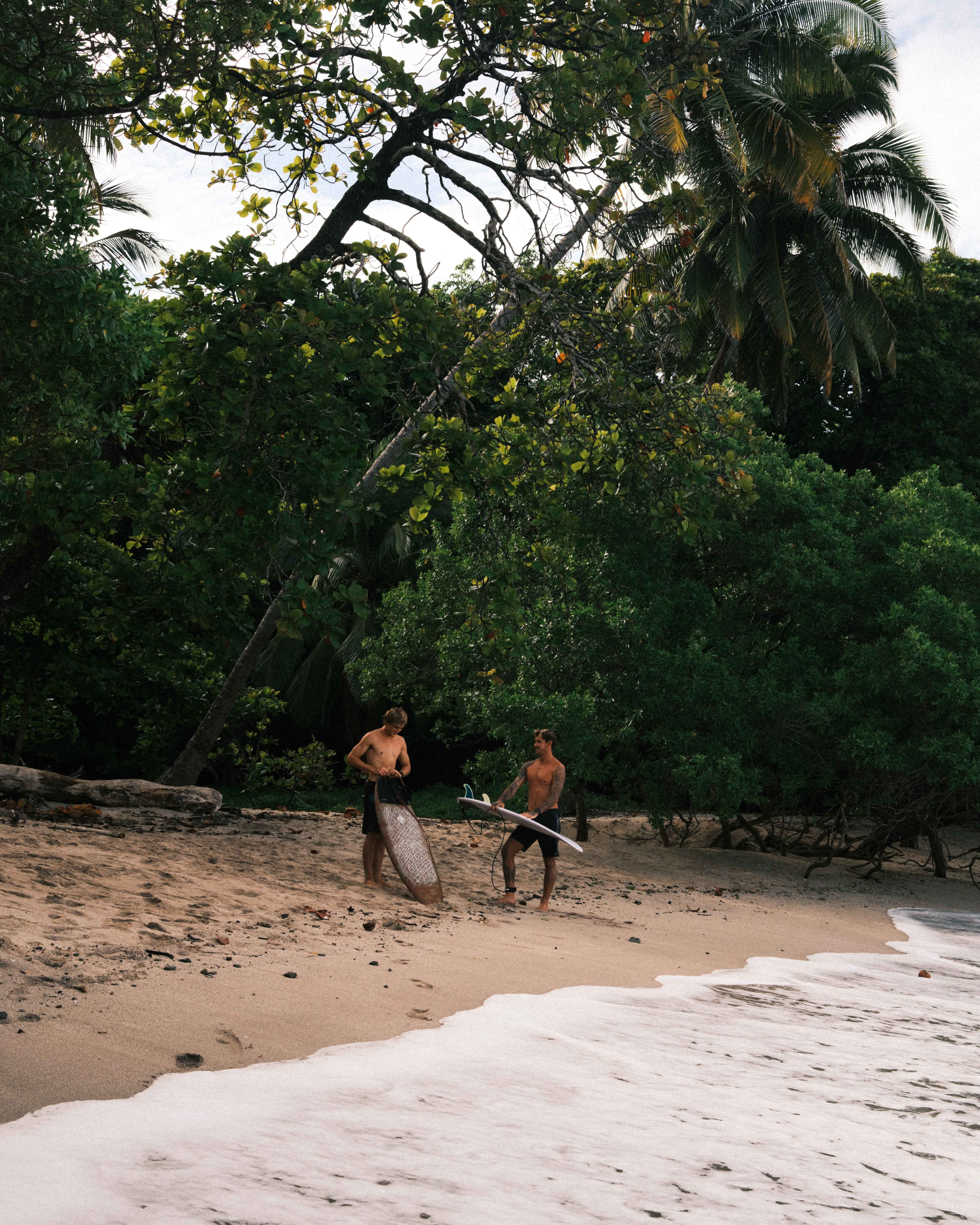 Somos Dos Lovemachine surfboard review in Santa Teresa