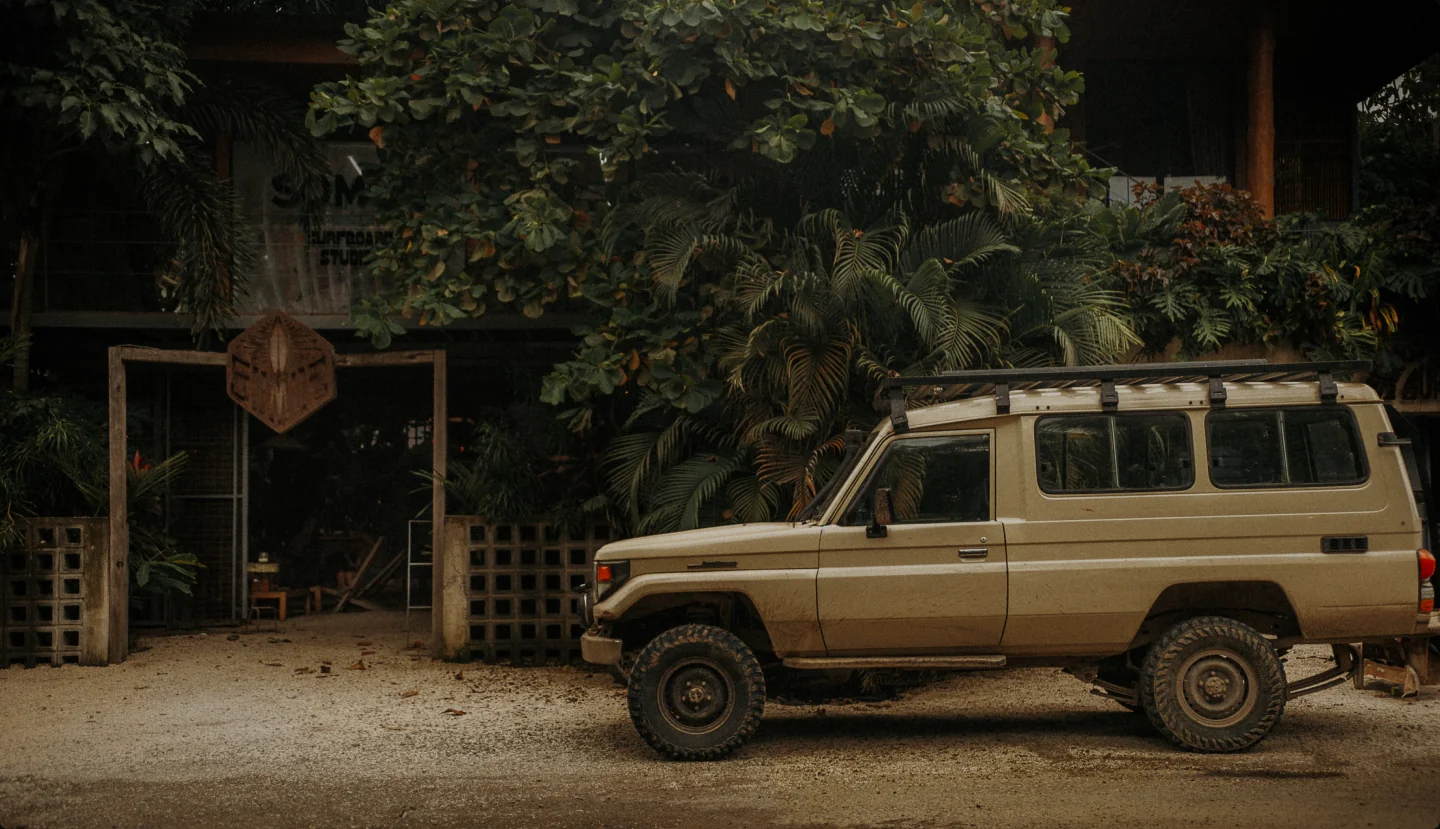 Vehicle outside House of Somos in Santa Teresa