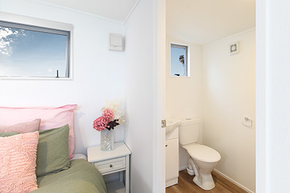 Bedroom & Ensuite - The Norfolk Rental Cabin