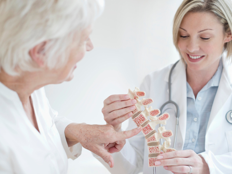 Cómo el Yin Yoga puede ayudar a la osteoporosis