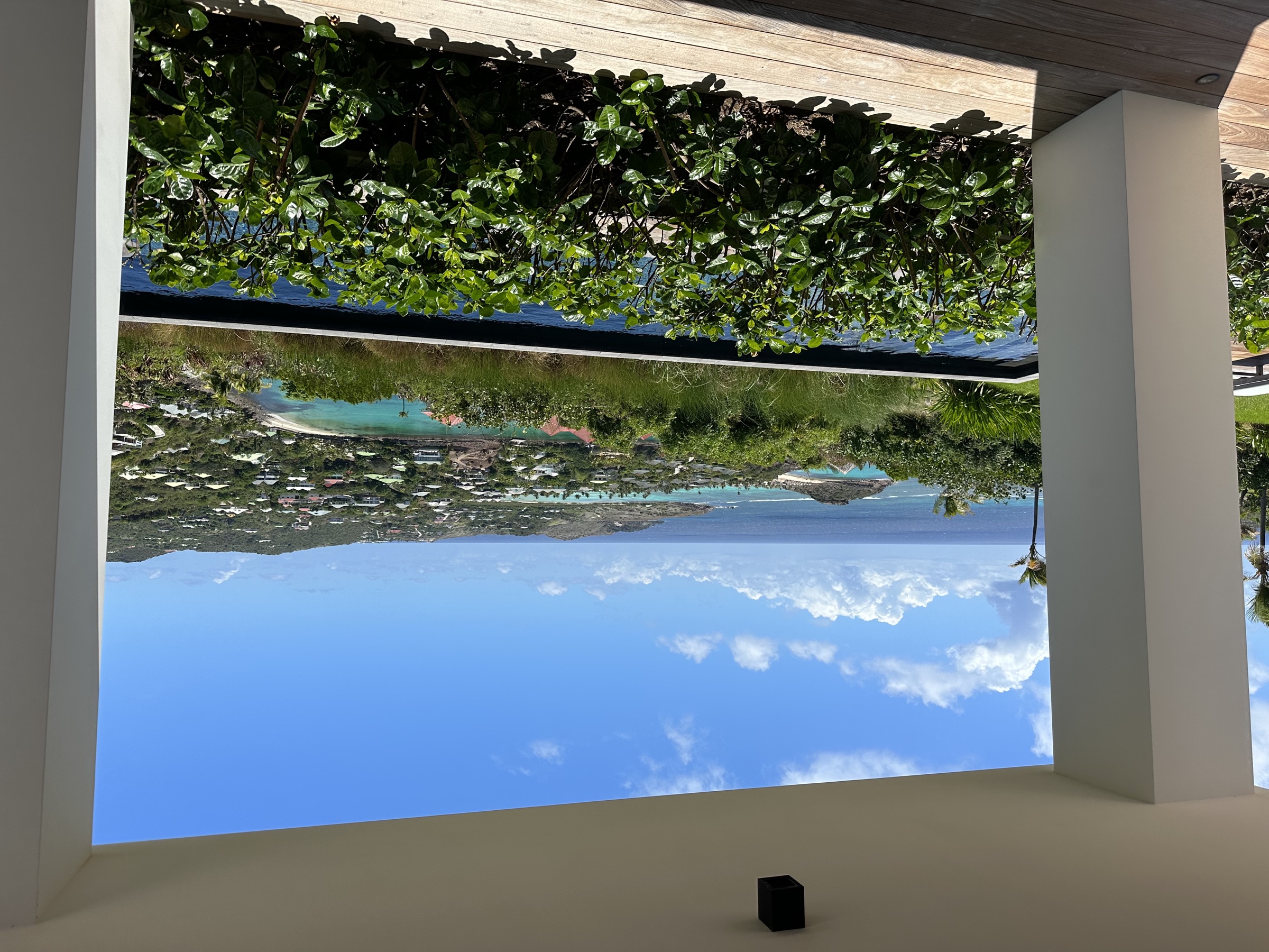 Villa DMJ — vue depuis la piscine