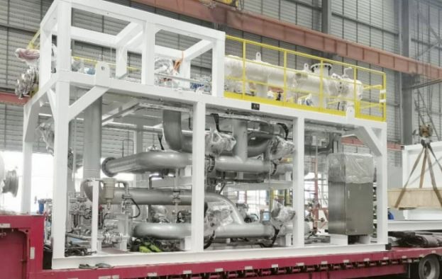 Prefabricated process skid with integrated vessels and pipework