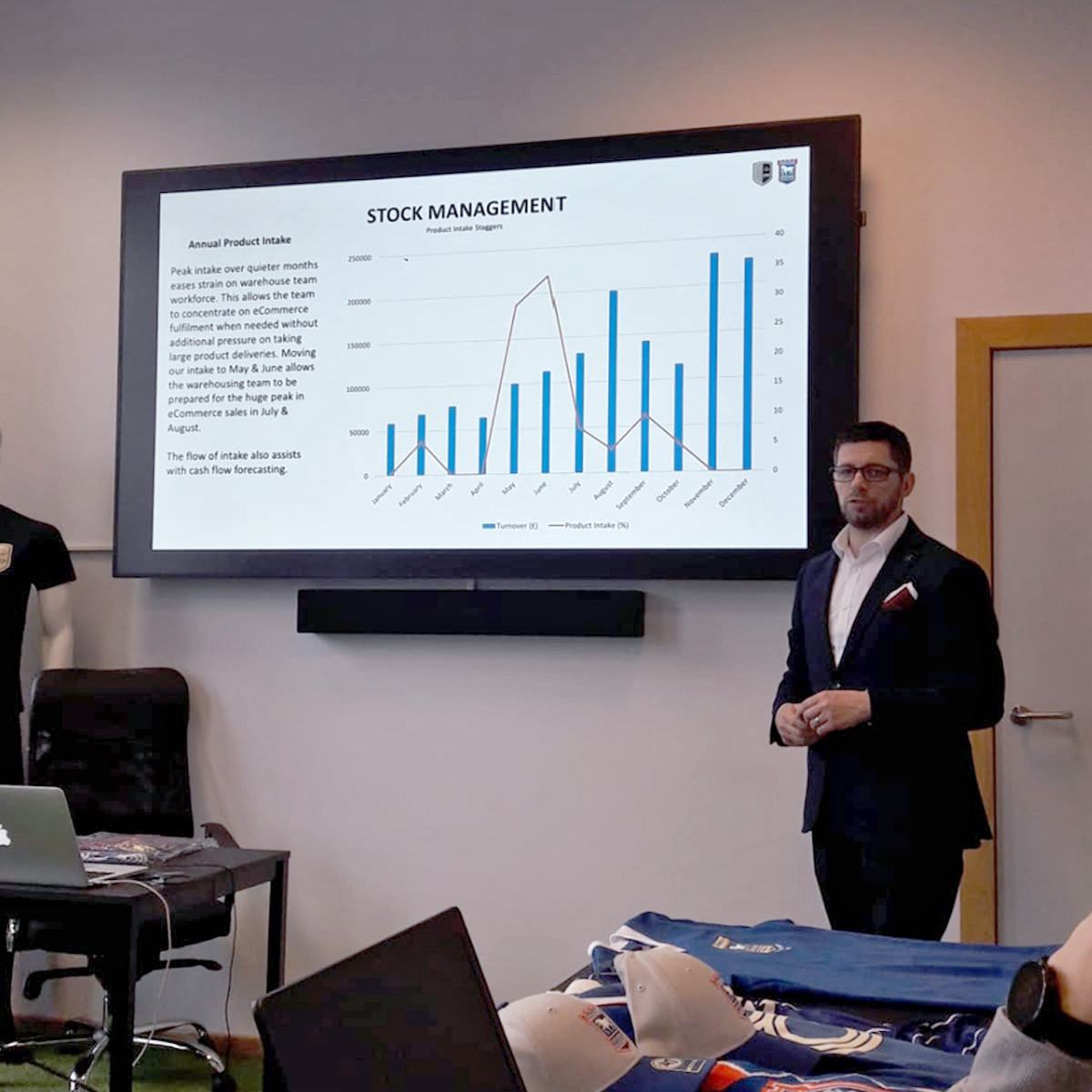 Lee Hyde delivering a sports retail lecture at the International Football Business Institute in Brussels in 2021