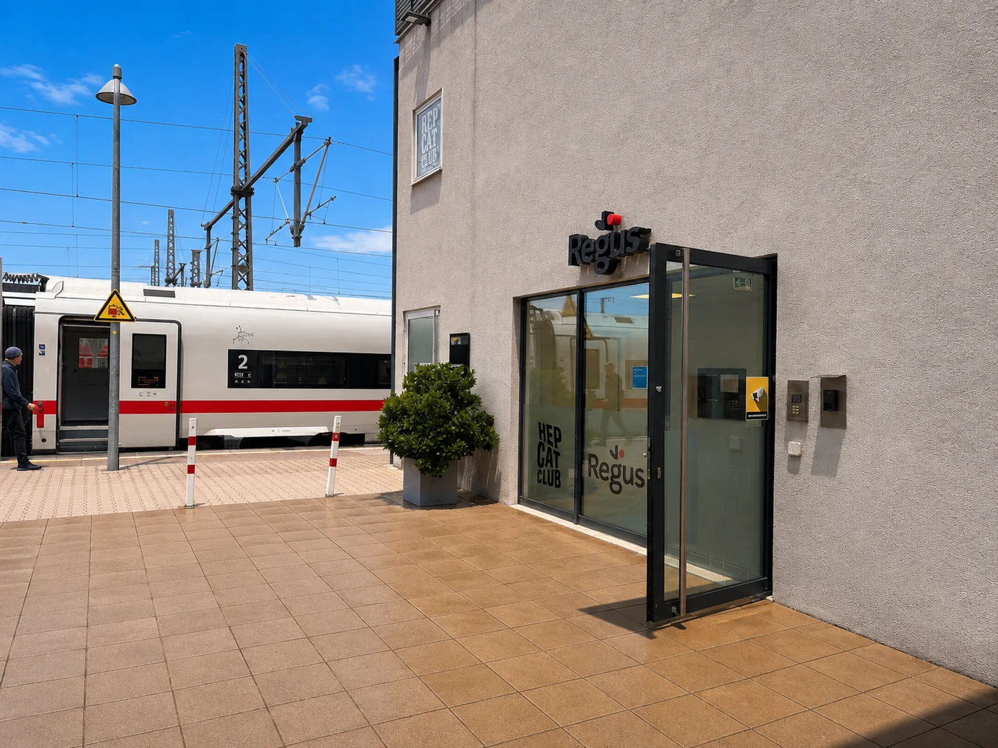 Ebenerdiger Zugang zur MPU-Beratung bei Bahnsteig D in Augsburg