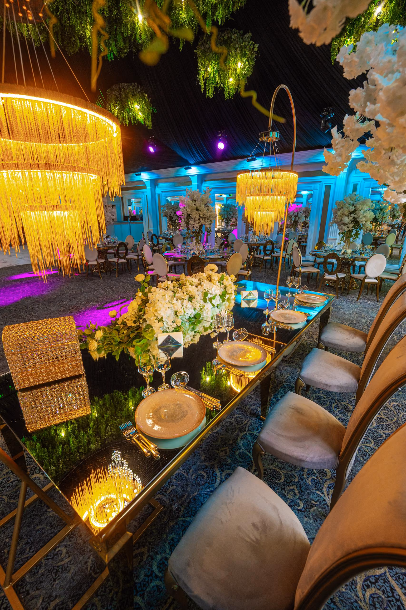 Mesele din Salon L’or