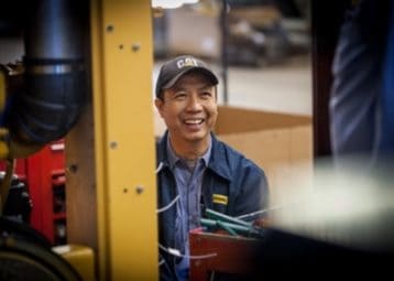 6 Ways Equipment Manufacturers can Build an Effective Dealer Network