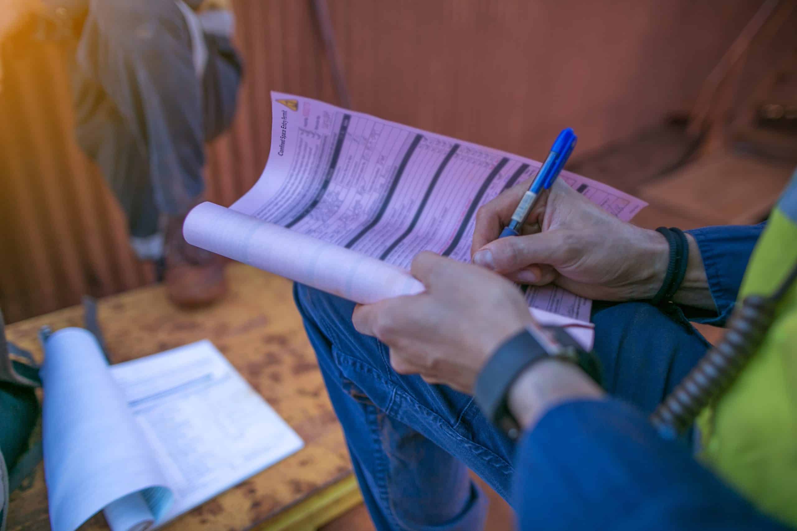 5 Ways Paper Processes Ruin Your Field Service Customer Experience