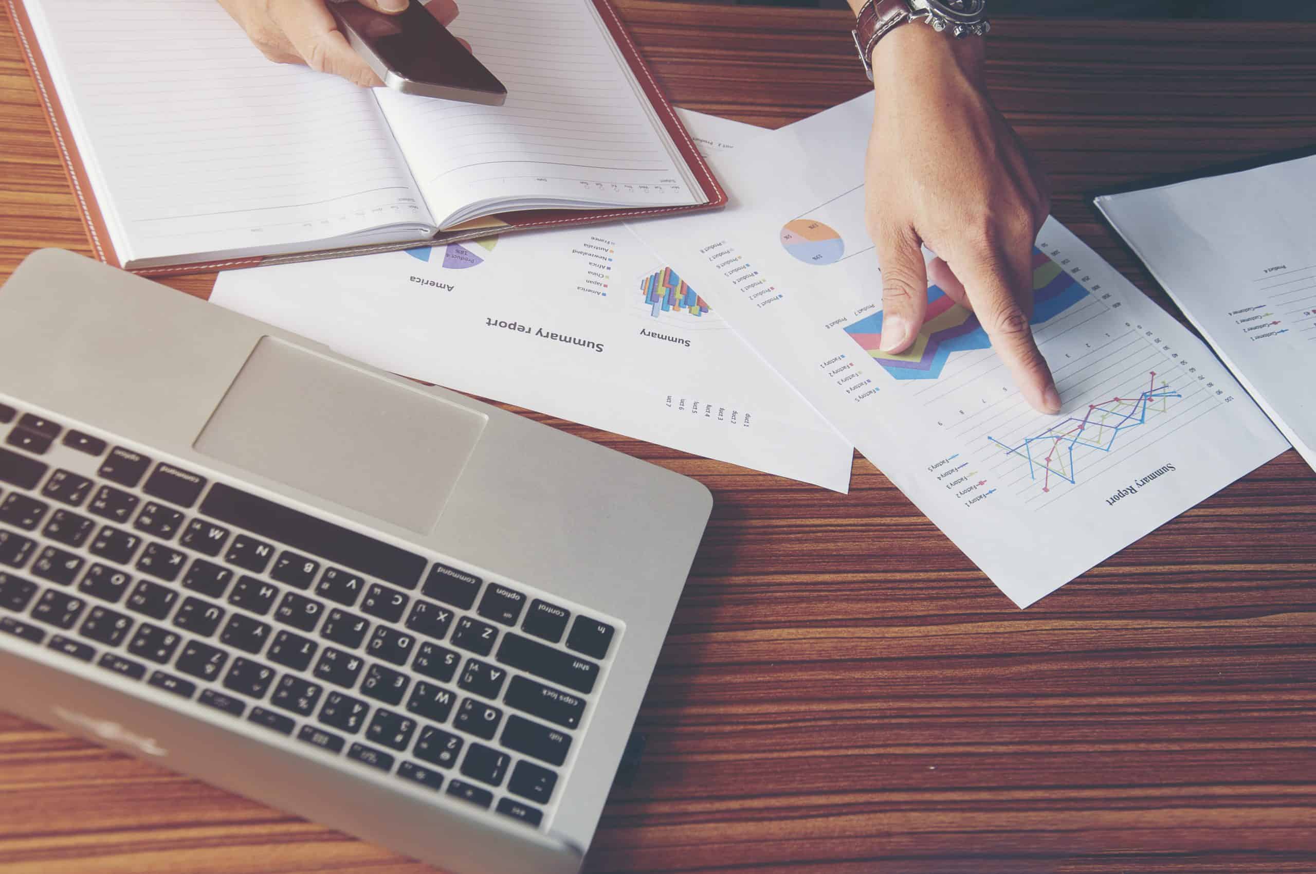 Free Guide to Understanding Field Service Management Software ROI Calculations
