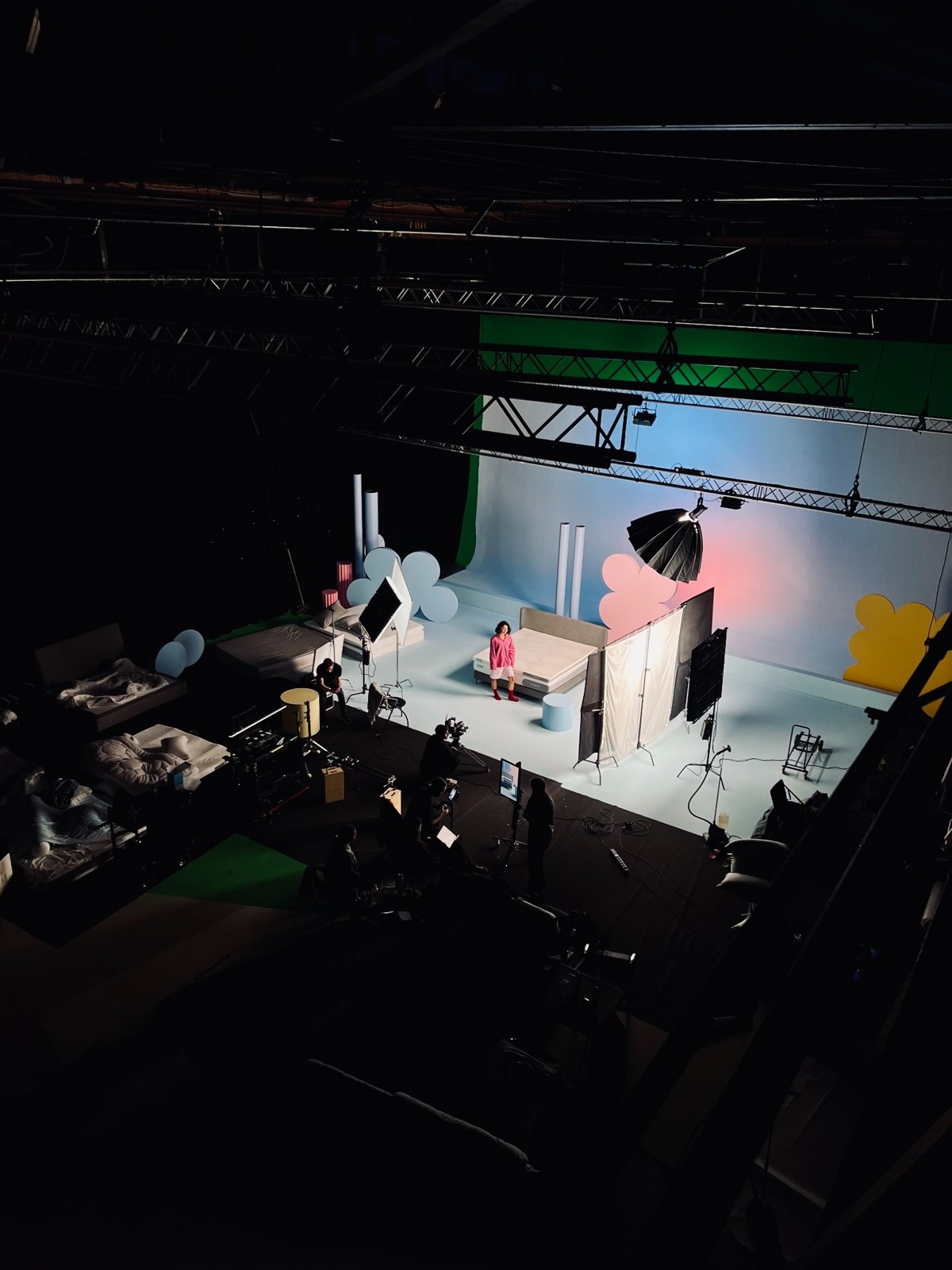Cloudpillo BTS — studio en belichting van bovenaf