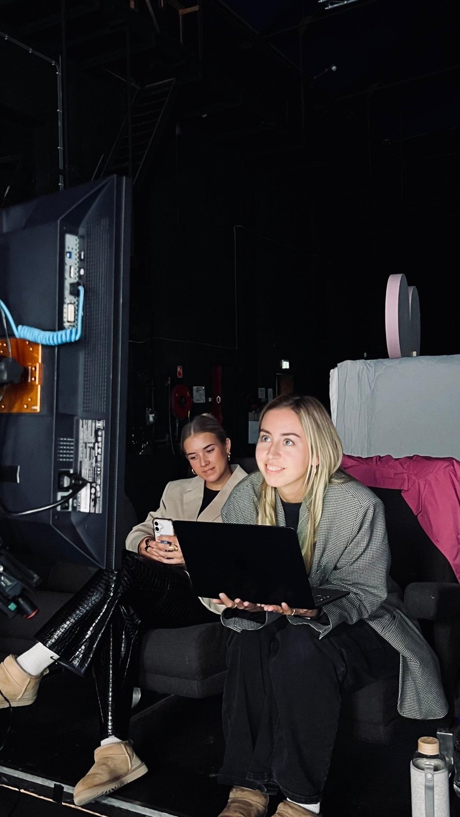 Cloudpillo BTS — overleg naast de set