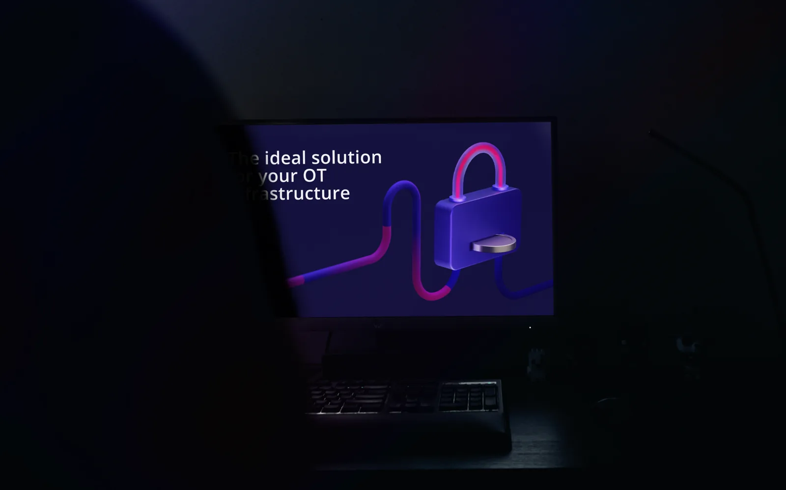 Closing slide on a monitor: the ideal solution for your OT infrastructure