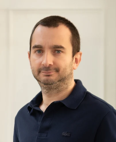 Portrait of Nicolas Negrilic, Co-Founder and COO of Initiativ