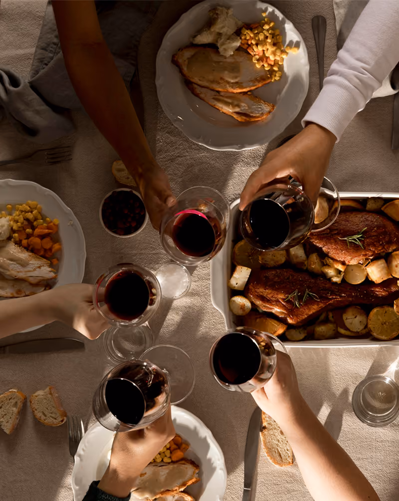 Gedeckter Tisch für ein privates Dinner.