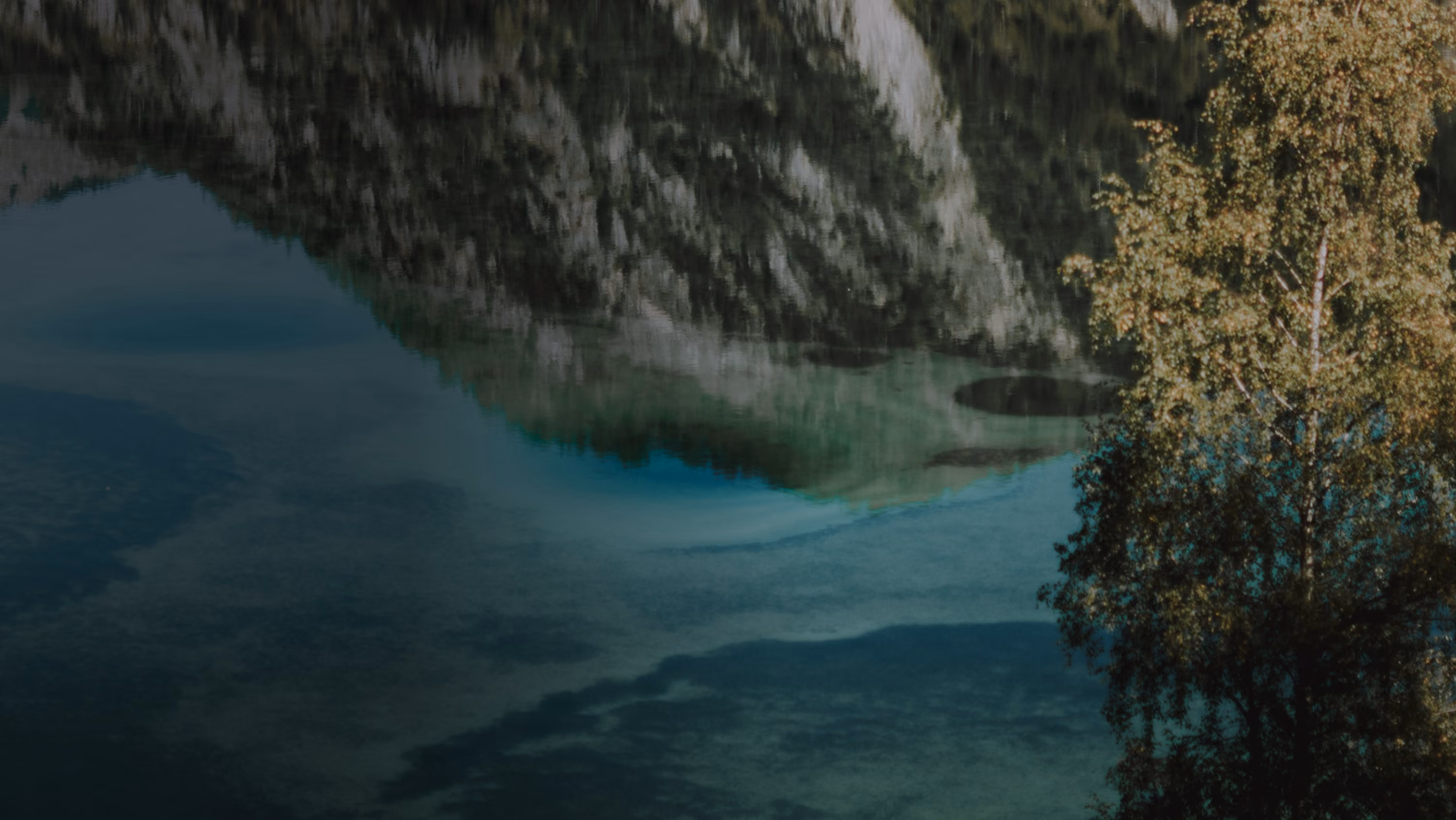 Ein See in der Kärntner Umgebung.