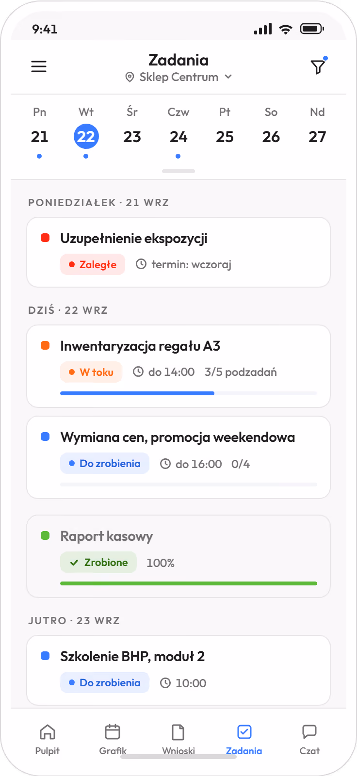 Zadania na dzień w aplikacji pracownika: pasek tygodnia, zadania z terminem, liczbą podzadań i paskiem postępu