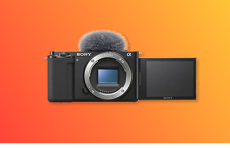 Kamera Sony ZV-E10 w studiu podcastowym