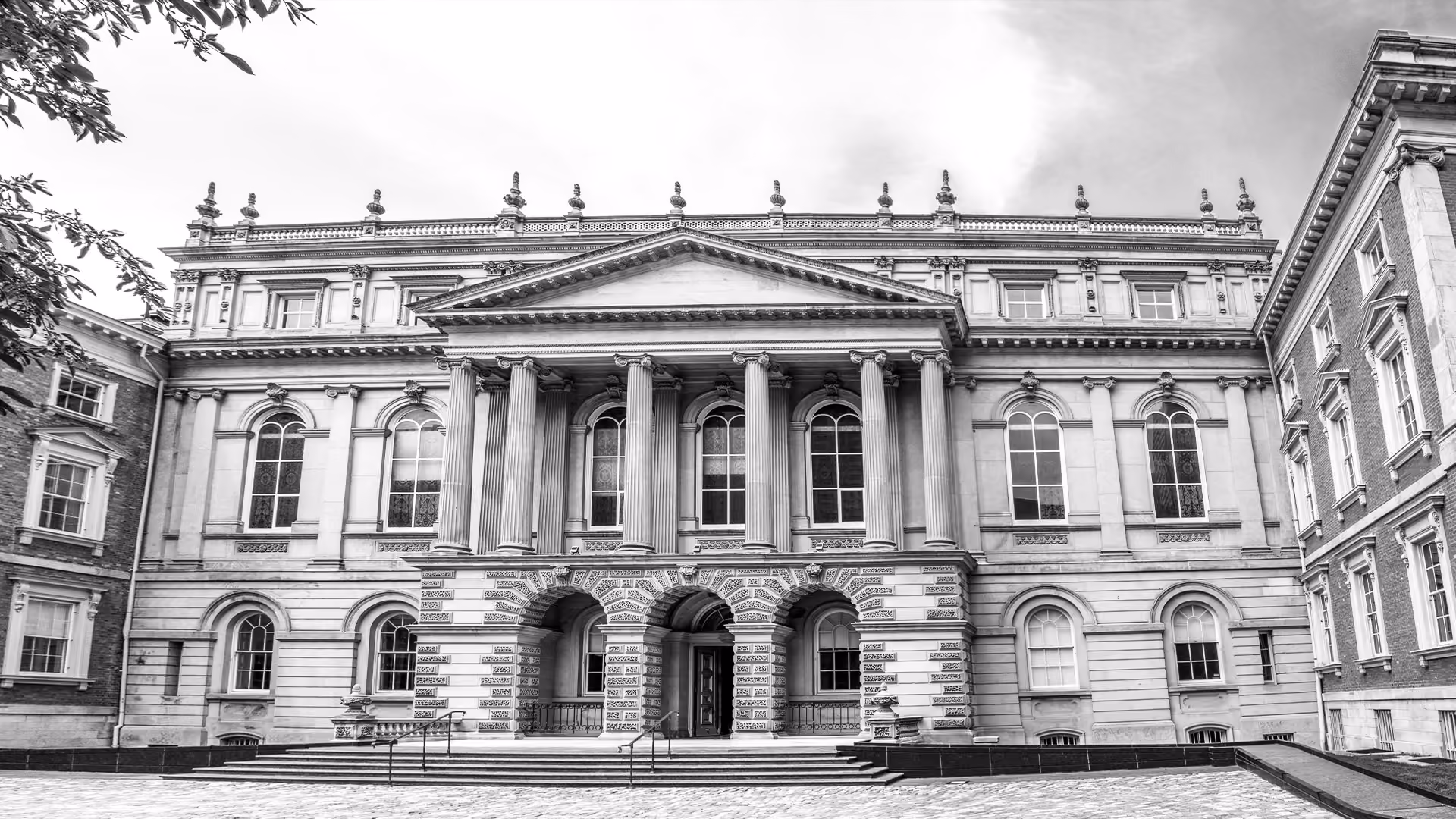 Exterior of Osgoode Hall in Toronto