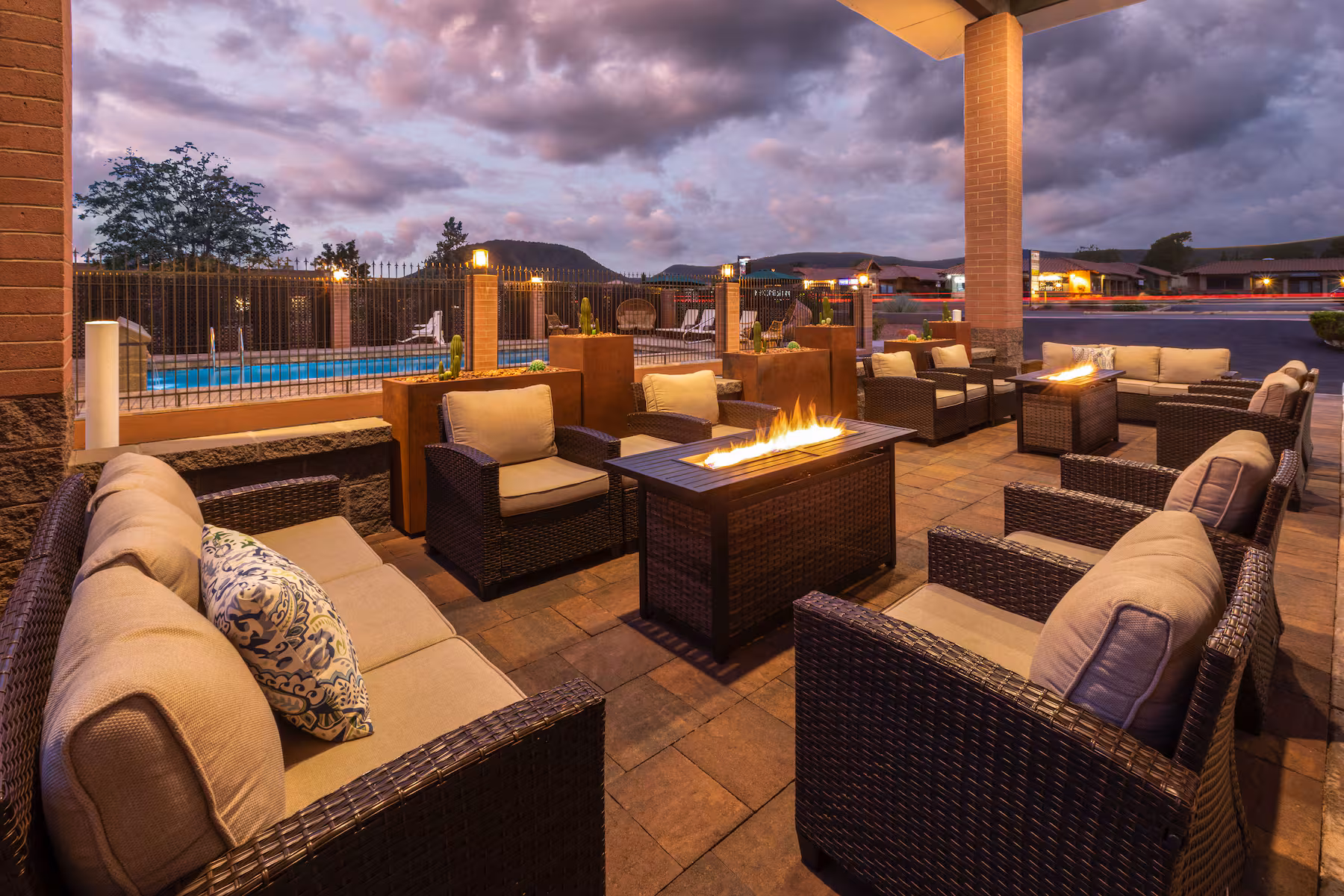 Fire pit seating area at Kokopelli Inn Sedona