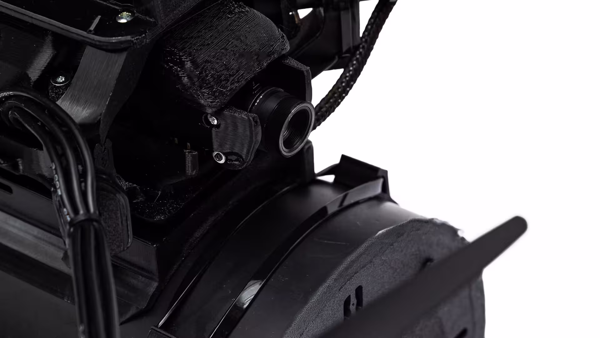 DEADLINER Q1 structural details